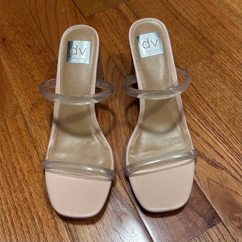 NWOT - Heel